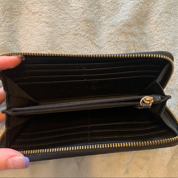 Used Calvin Klein wallet - Picture 2 of 3